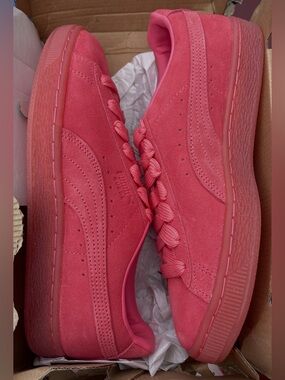 Pink Suede Puma Sneakers Boy’s size 6.5y or women’s size 8